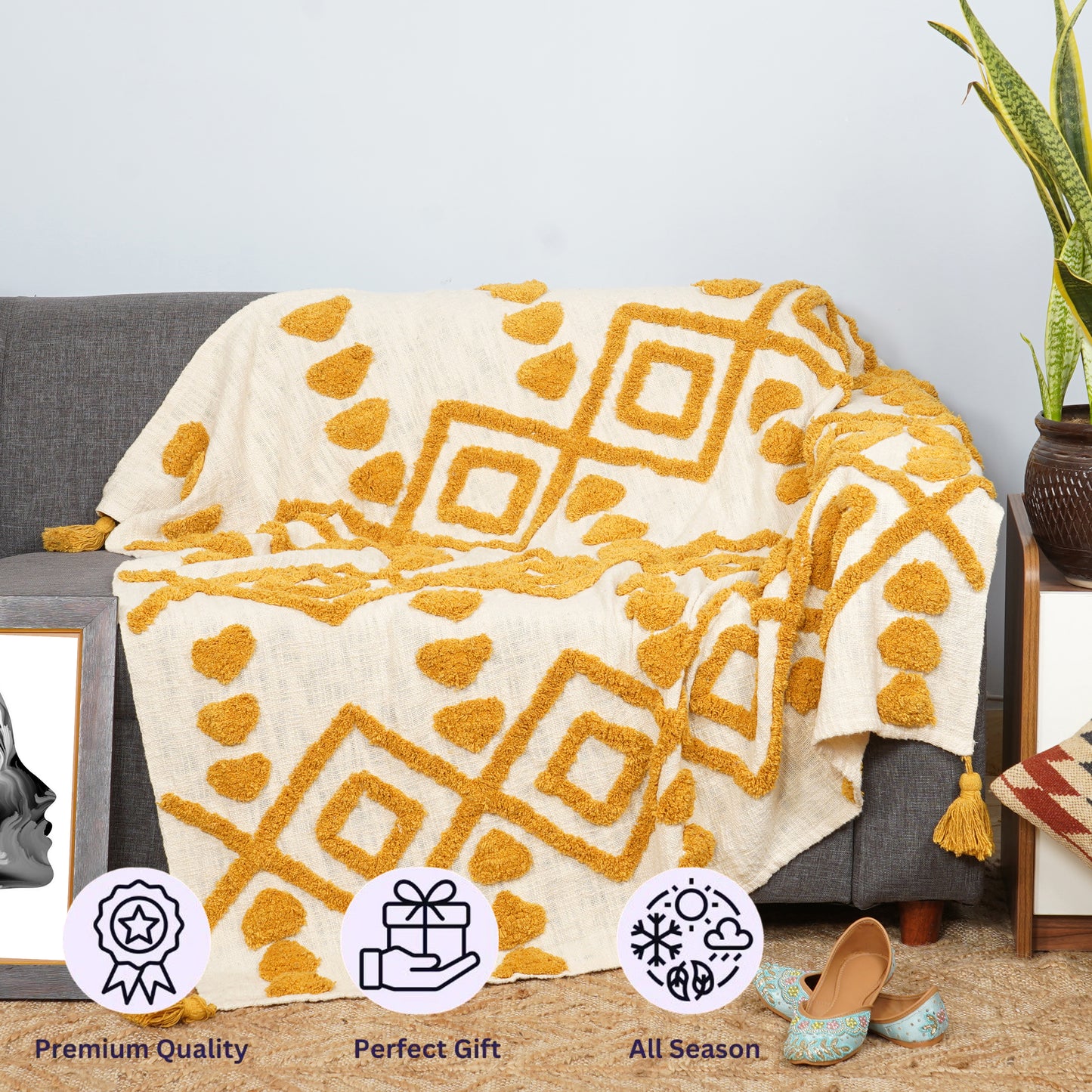 EMOLICA “Cozy, stylish, and hand-tufted – the perfect cotton throw for every season.”